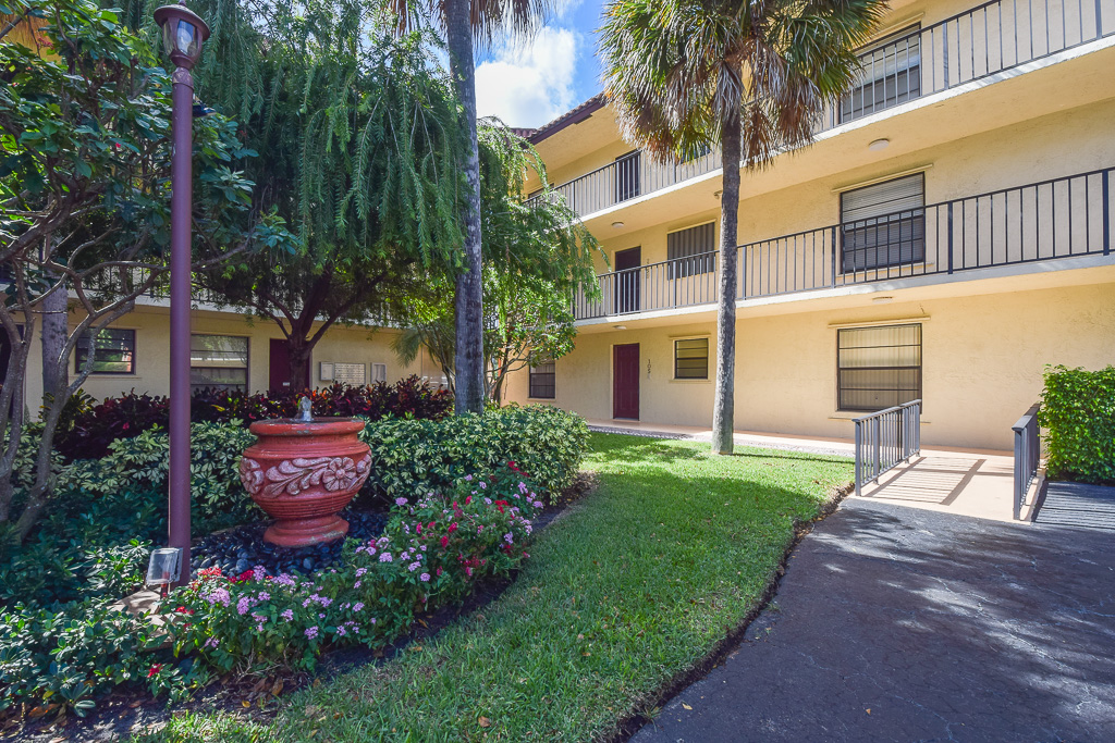 Lake Worth Homes For Sale community image